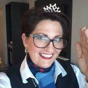 Meet your Posher, Debi j